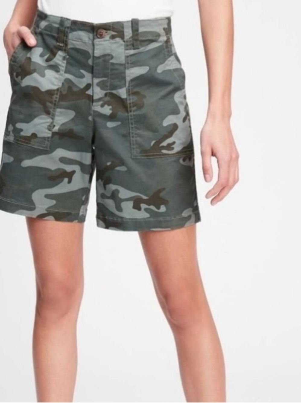 GAP Women's Green Camo Shorts, Size 8, Camouflage Summer